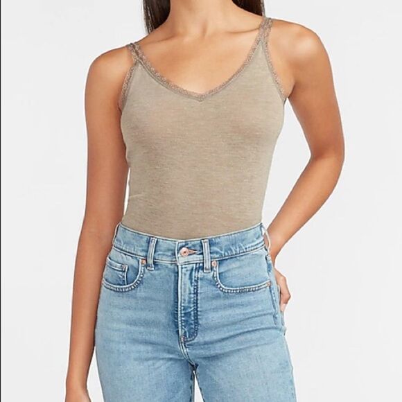 Express Tops - ✨ HP✨Heathered Lace Trim V-Neck Cami✨